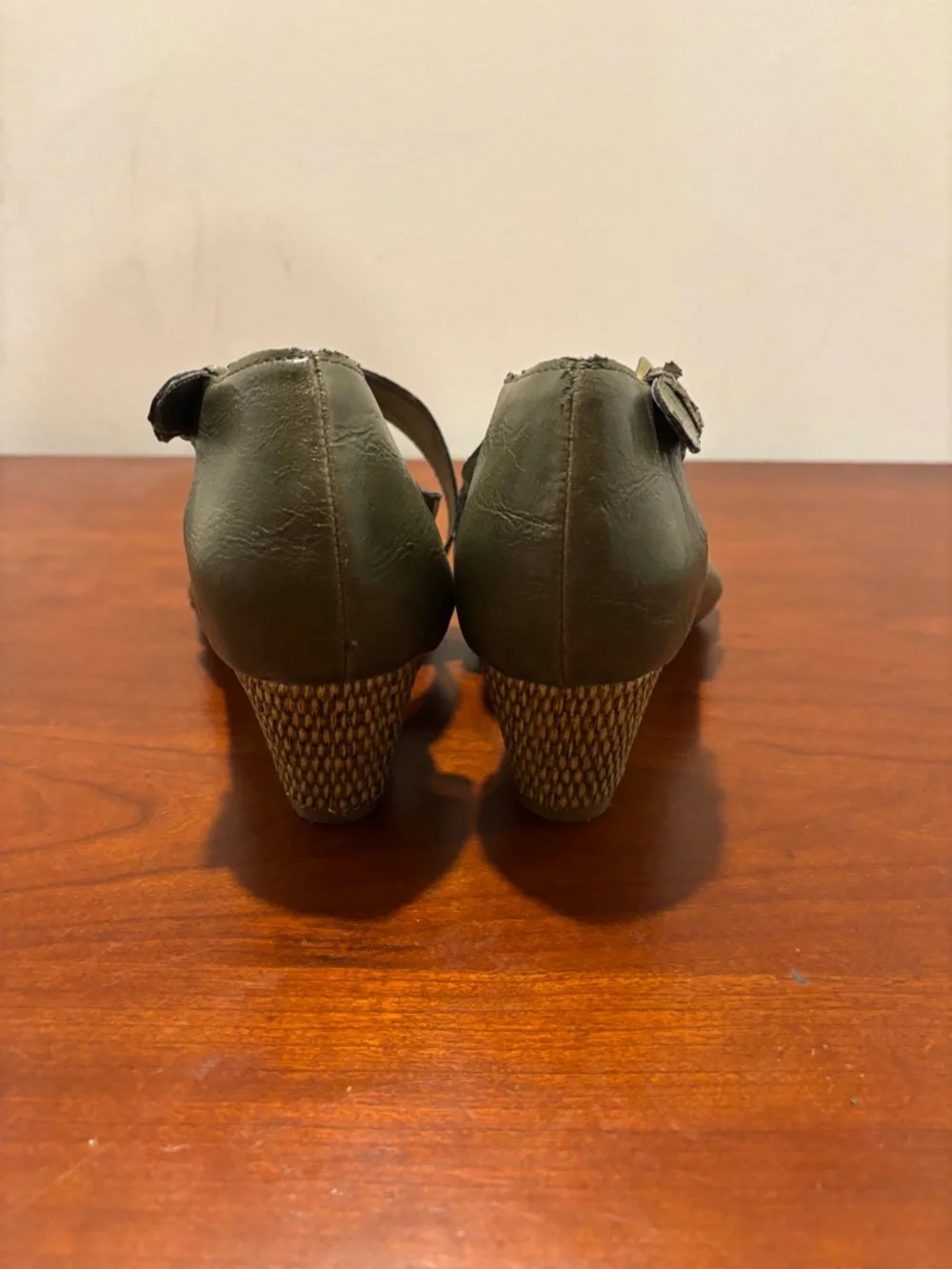 Aerosoles Enlighten Faux Leather Wedge Sandals Olive Size 12